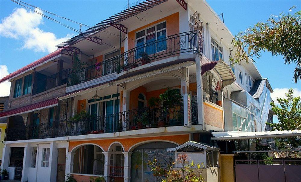 Le Bamboo Guesthouse Mahebourg Exterior photo